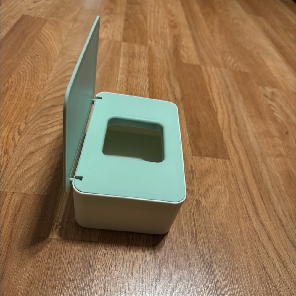 Baby wipe container - Picture 2 of 5